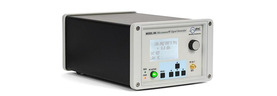 Benchtop RF signal generator