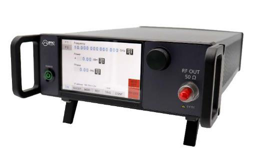 Model 871 single-channel desktop signal generator