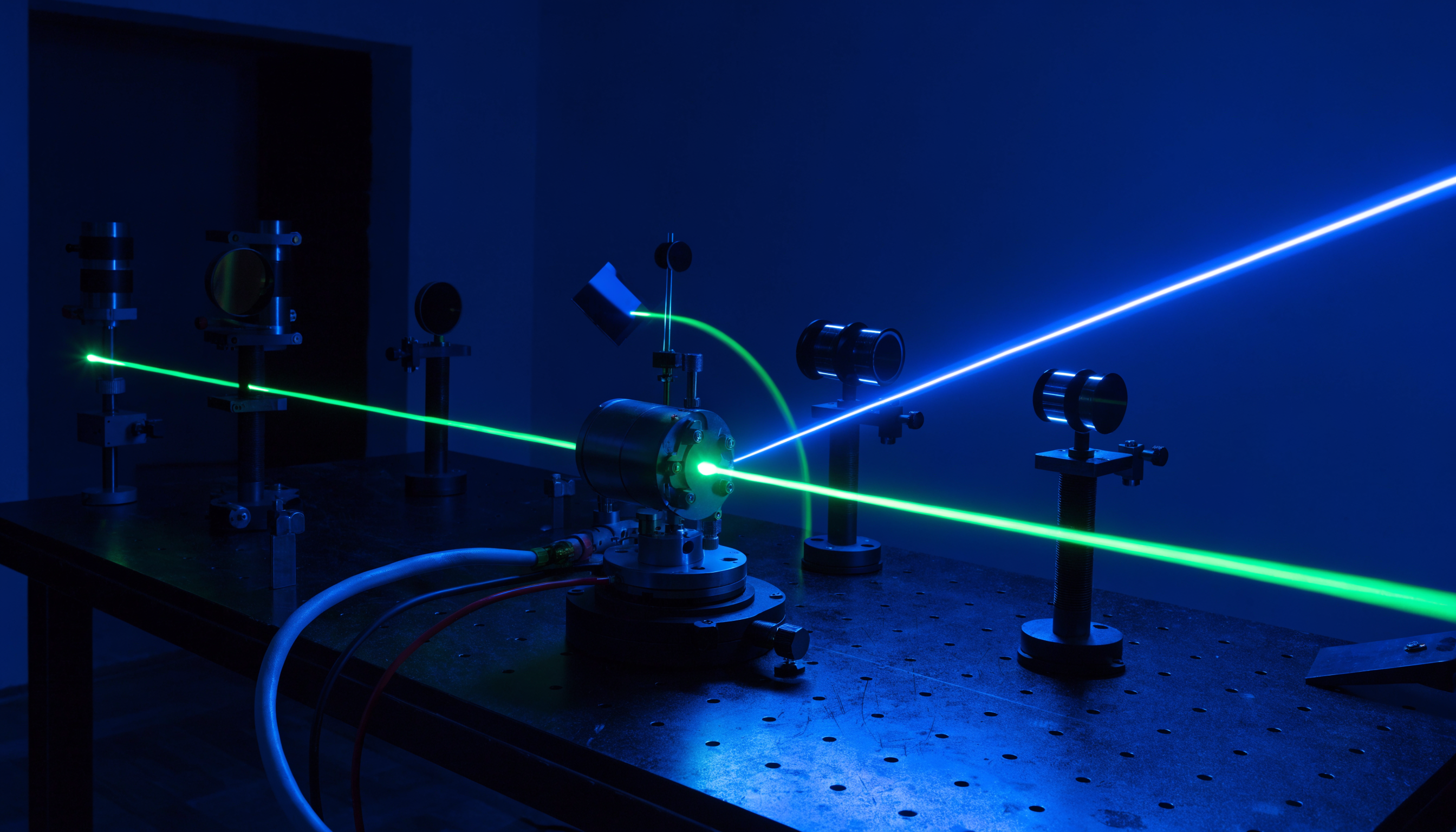 Pockels cell and Q-switch in a solid-state laser cavity