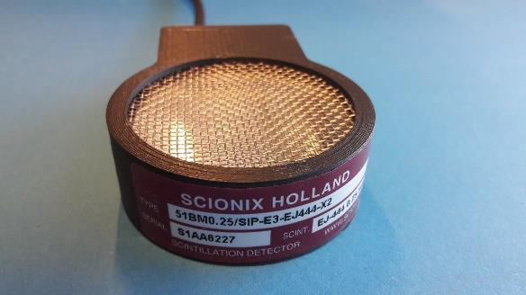 51BM0.25/SIP-EJ444-E3-X2 thin-model SiPM alpha/beta scintillation detector